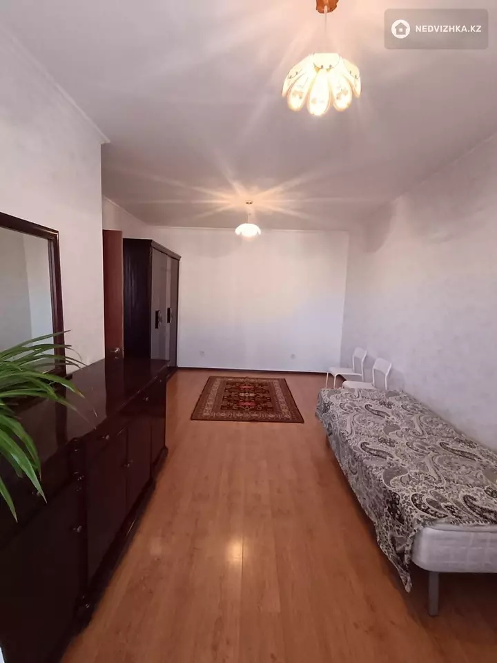 3-комнатная квартира, этаж 8 из 12, 65 м²