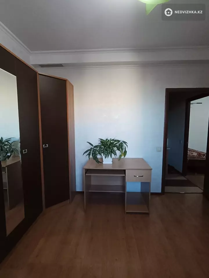 3-комнатная квартира, этаж 8 из 12, 65 м², фотография 4