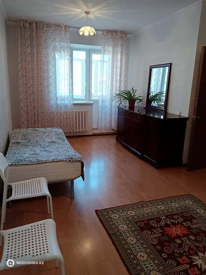 3-комнатная квартира, этаж 8 из 12, 65 м², фотография 3