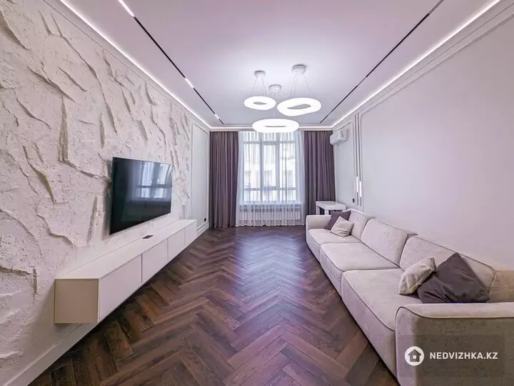 3-комнатная квартира, этаж 12 из 12, 95 м², фотография 2