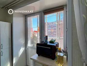 3-комнатная квартира, этаж 8 из 10, 82 м², миниатюра 6