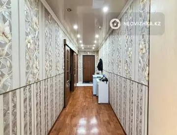 3-комнатная квартира, этаж 8 из 10, 82 м², миниатюра 12