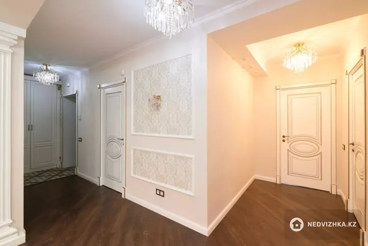 3-комнатная квартира, этаж 5 из 6, 111 м², фотография 3