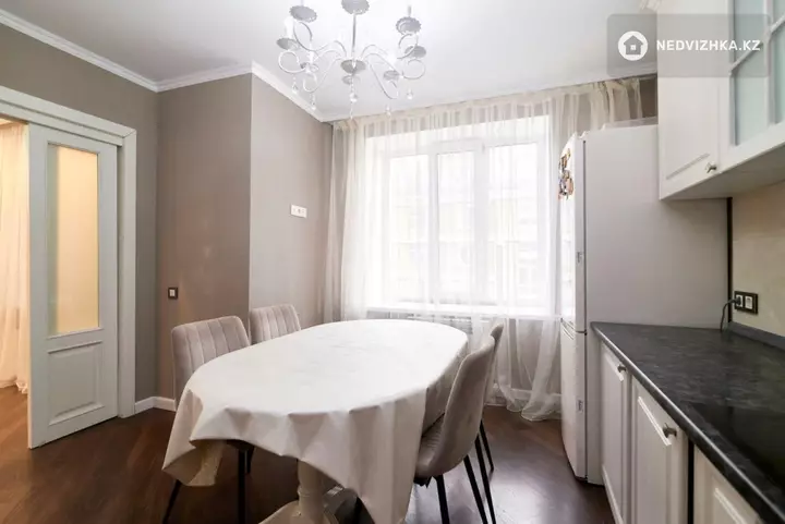 3-комнатная квартира, этаж 5 из 6, 111 м², фотография 2