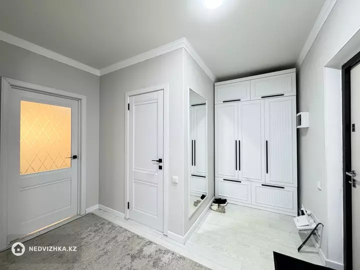 2-комнатная квартира, этаж 2 из 13, 72 м², фотография 2