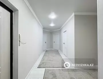 2-комнатная квартира, этаж 2 из 13, 72 м², миниатюра 3