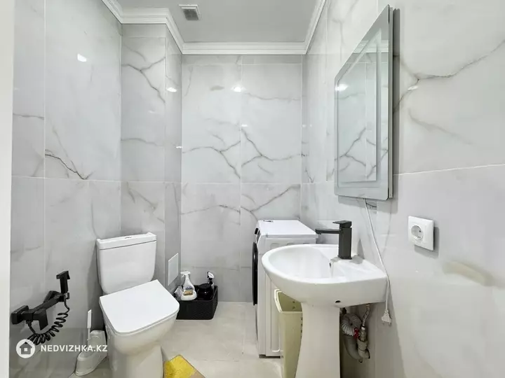 2-комнатная квартира, этаж 2 из 13, 72 м², фотография 4