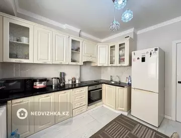 2-комнатная квартира, этаж 2 из 13, 72 м², миниатюра 5