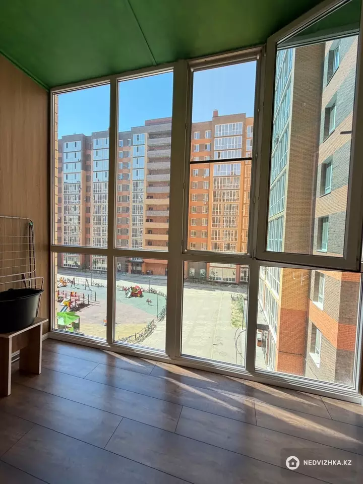 3-комнатная квартира, этаж 4 из 12, 92 м², фотография 2