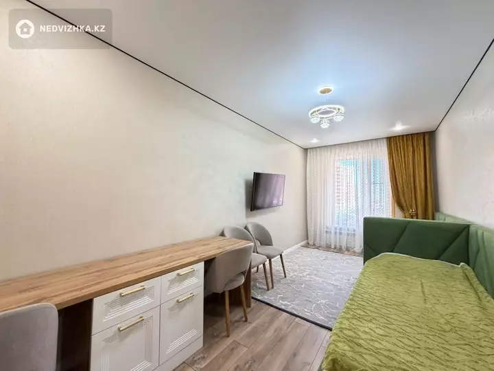 3-комнатная квартира, этаж 4 из 12, 92 м², фотография 5
