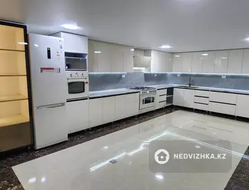 8-комнатный дом, 20 соток, 300 м², На длительный срок