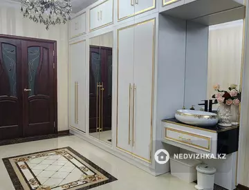 8-комнатный дом, 20 соток, 300 м², На длительный срок