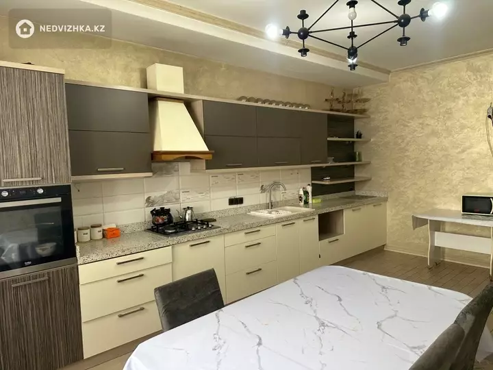 7-комнатный дом, 20 соток, 351 м², фотография 4