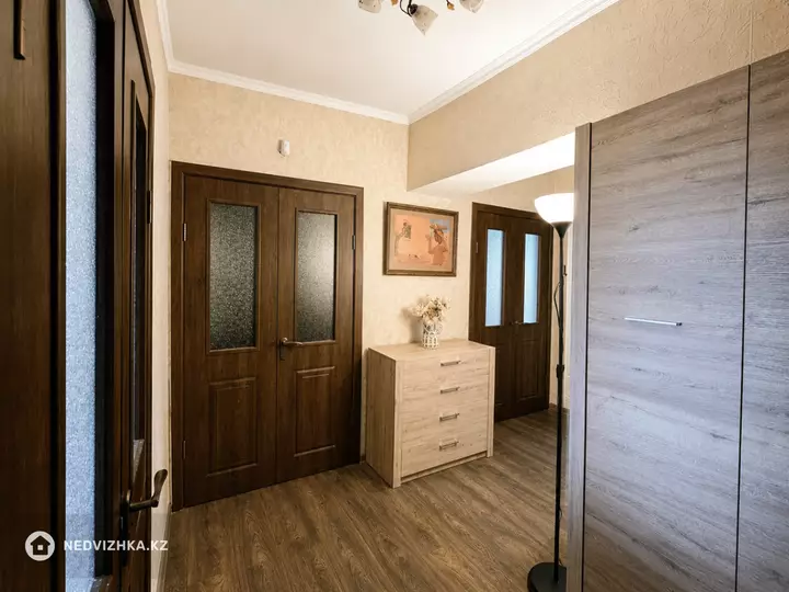 3-комнатная квартира, этаж 4 из 4, 75 м², фотография 3