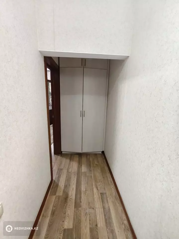 2-комнатная квартира, этаж 1 из 5, 55 м², фотография 3