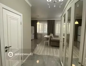 1-комнатная квартира, этаж 3 из 10, 47 м², миниатюра 3