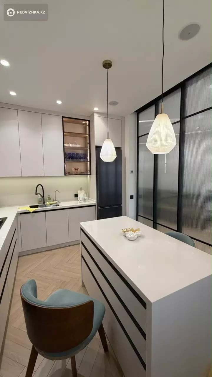 5-комнатная квартира, этаж 5 из 6, 142 м², фотография 2