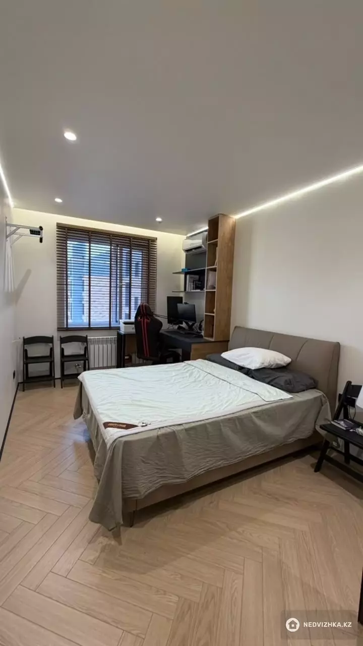 5-комнатная квартира, этаж 5 из 6, 142 м², фотография 3