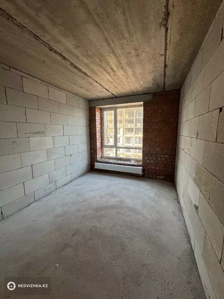 1-комнатная квартира, этаж 12 из 12, 34 м²