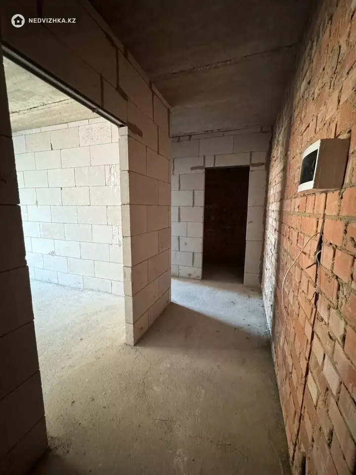 1-комнатная квартира, этаж 12 из 12, 34 м², фотография 3