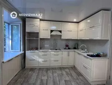 1-комнатная квартира, этаж 2 из 5, 67 м²