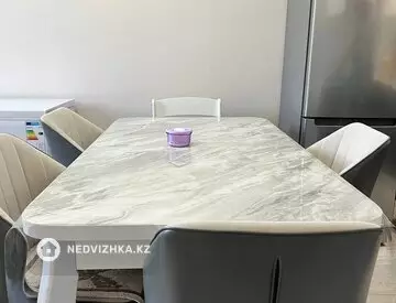 2-комнатная квартира, этаж 3 из 4, 65 м²
