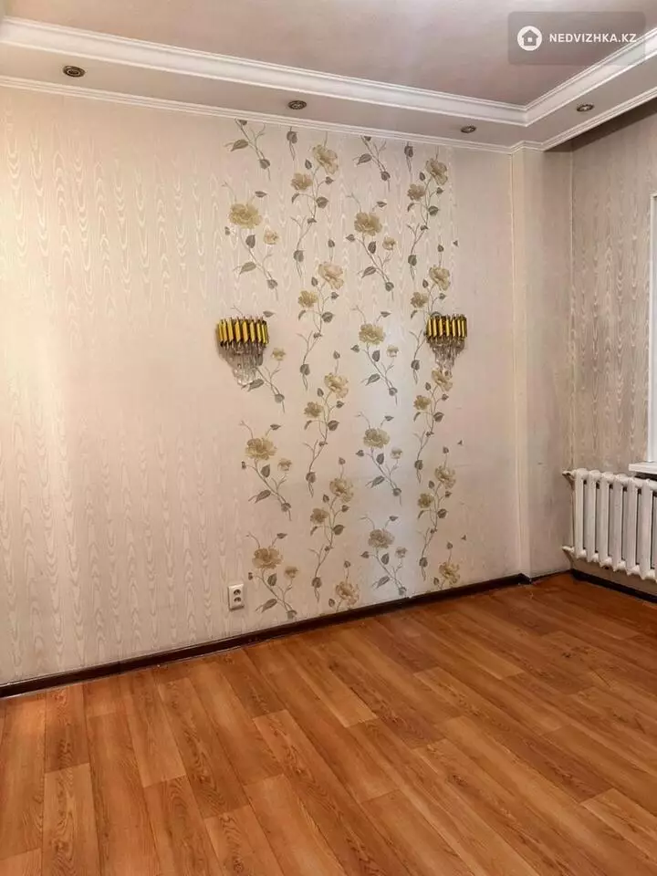 2-комнатная квартира, этаж 4 из 5, 55 м², фотография 2