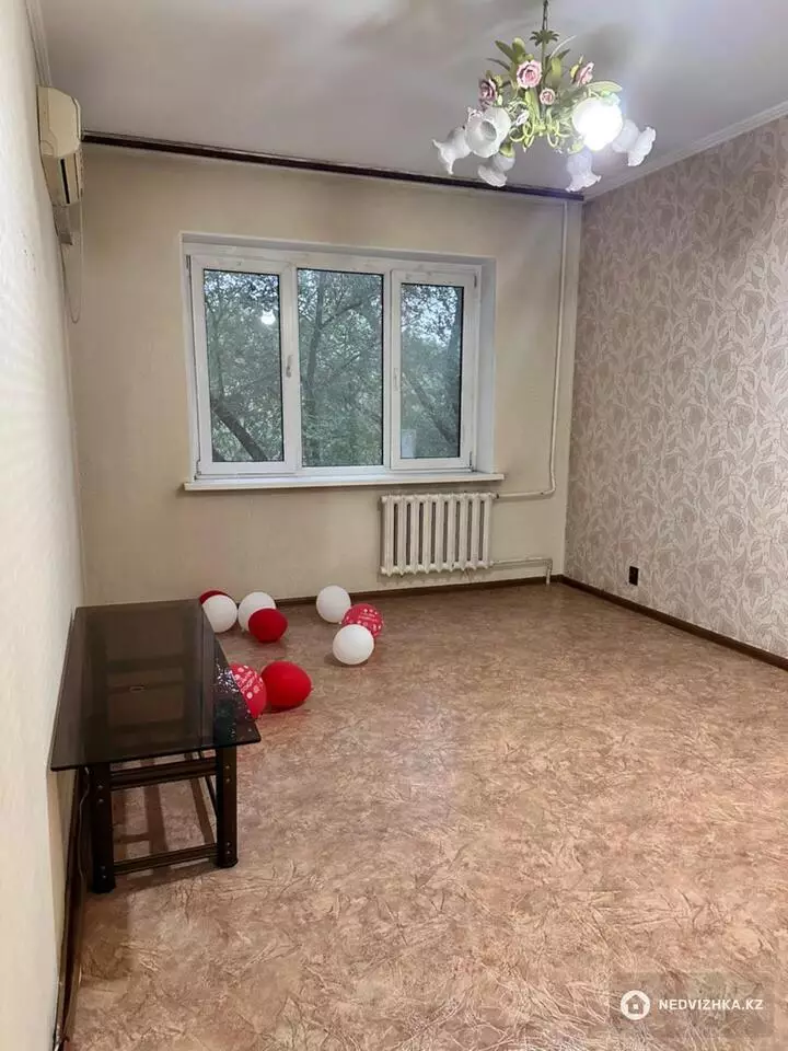 2-комнатная квартира, этаж 4 из 5, 55 м², фотография 5