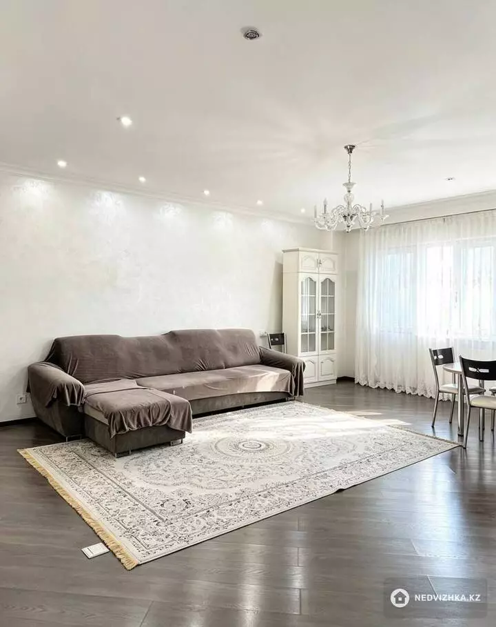 3-комнатная квартира, этаж 7 из 18, 130 м², фотография 3