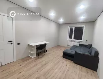 3-комнатная квартира, этаж 5 из 13, 62 м², миниатюра 2
