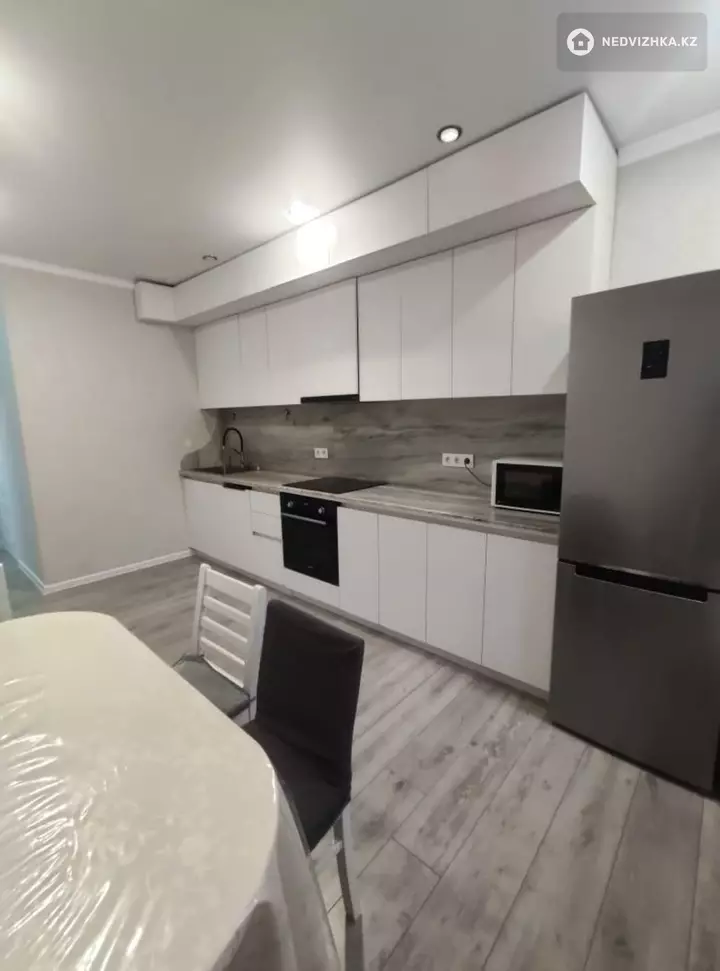 2-комнатная квартира, этаж 3 из 9, 60 м², фотография 2