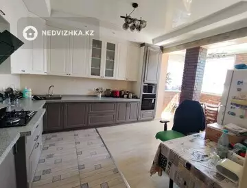 7-бөлмелі үй, 9.8 соттық, 297 м², 3-нобай