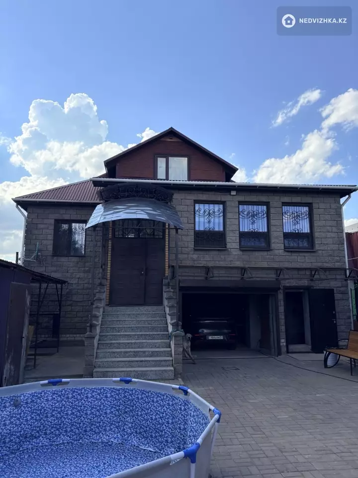 7-комнатный дом, 9.8 соток, 297 м²