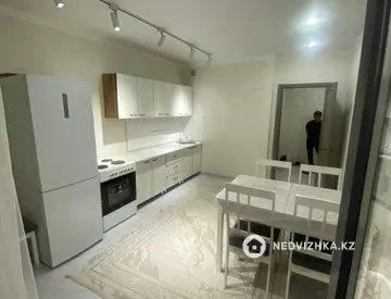 2-комнатная квартира, этаж 5 из 17, 60 м², На длительный срок