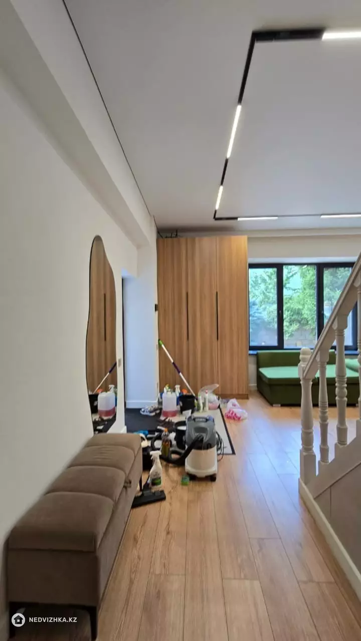 5-комнатный таунхаус, 1 соток, 250 м², На длительный срок, фотография 2
