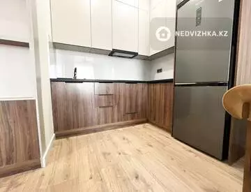 2-комнатная квартира, этаж 7 из 12, 40 м², миниатюра 3