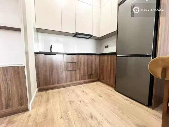 2-комнатная квартира, этаж 7 из 12, 40 м², фотография 3