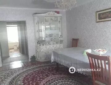 3-комнатная квартира, этаж 1 из 5, 80 м²