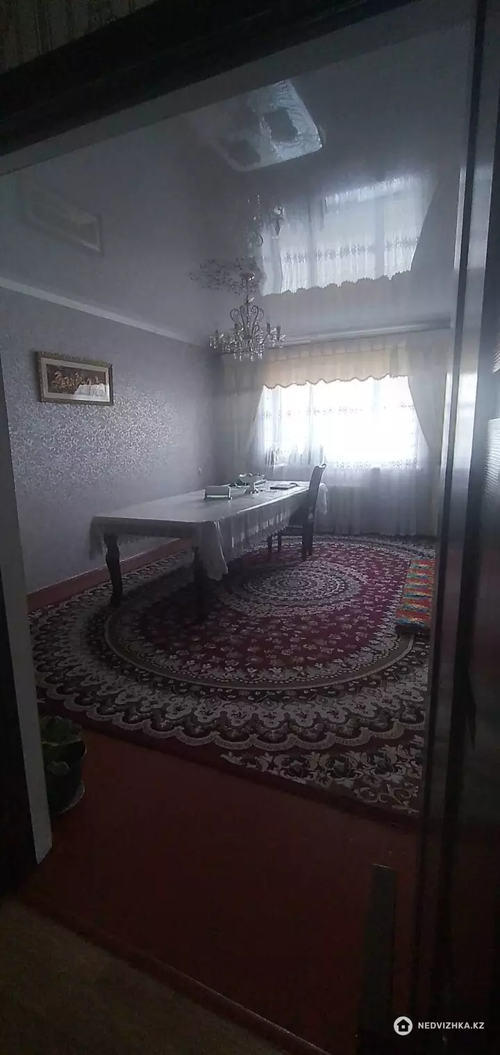 3-комнатная квартира, этаж 1 из 5, 80 м², фотография 4