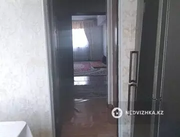 3-комнатная квартира, этаж 1 из 5, 80 м², миниатюра 6