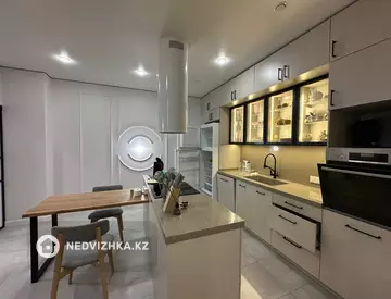 3-комнатная квартира, этаж 2 из 3, 138 м², миниатюра 9
