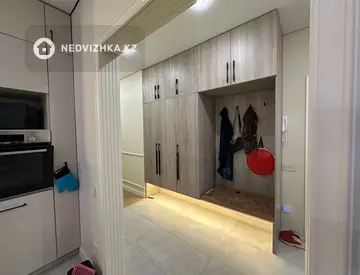 3-комнатная квартира, этаж 2 из 3, 138 м², миниатюра 11