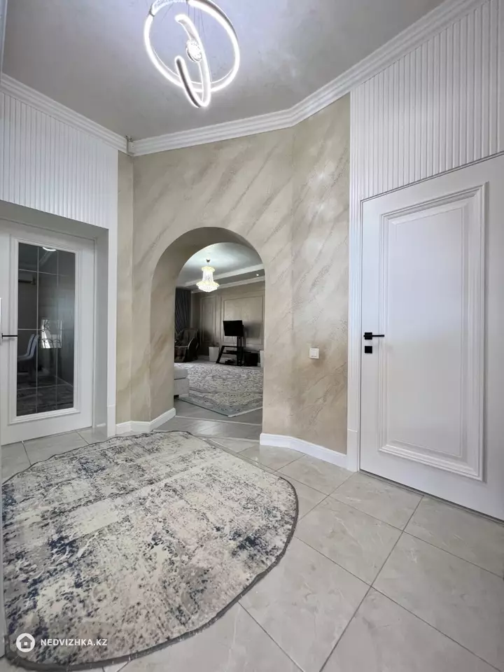 5-комнатный дом, 8 соток, 210 м², фотография 2