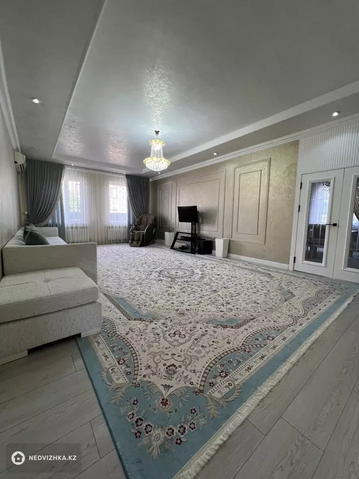 5-комнатный дом, 8 соток, 210 м², фотография 3