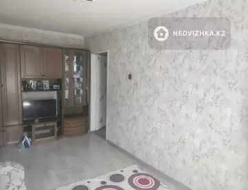 1-комнатная квартира, этаж 3 из 5, 33 м²