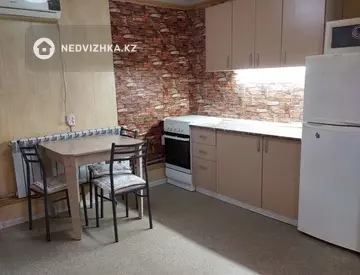 3-комнатная часть дома, 0.5 соток, 50 м², На длительный срок