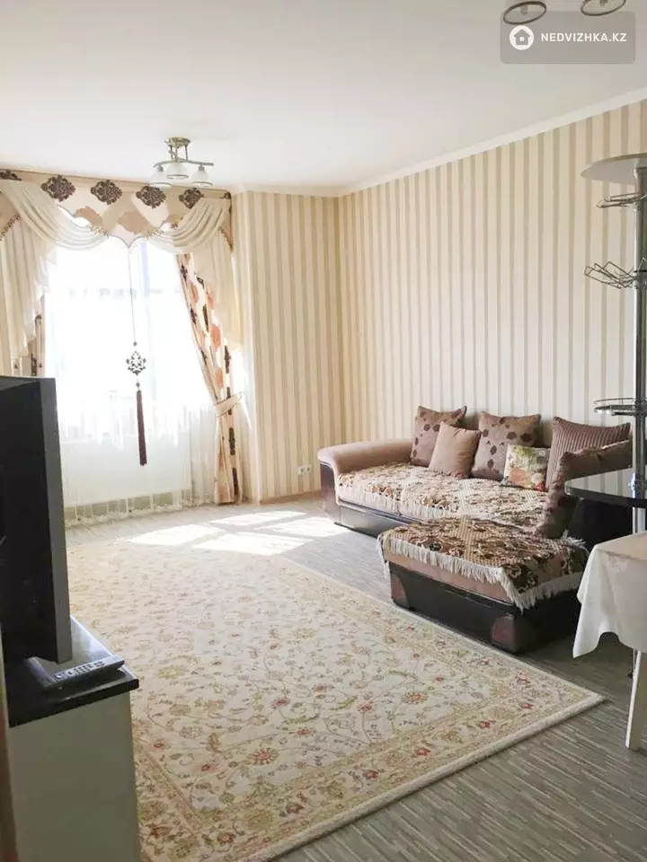 2-комнатная квартира, этаж 5 из 19, 67 м², фотография 2