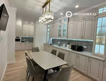 4-комнатная квартира, этаж 3 из 9, 212 м², миниатюра 2
