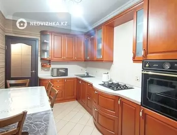 3-комнатная квартира, этаж 9 из 9, 90 м²