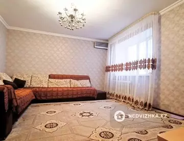 3-комнатная квартира, этаж 9 из 9, 90 м²